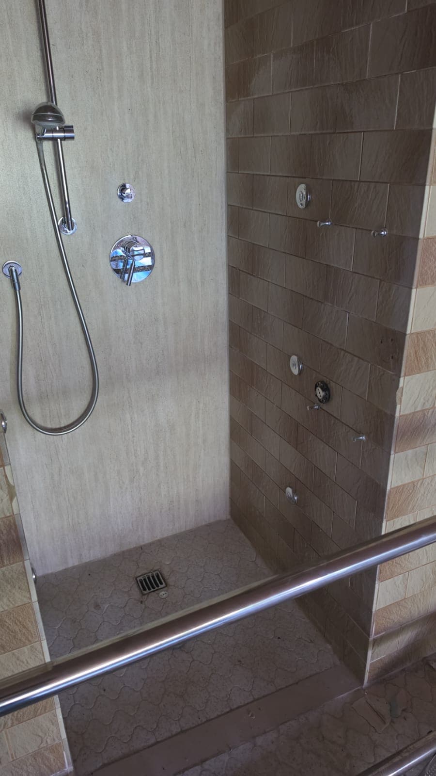 Dusche Pool – aktueller Zustand